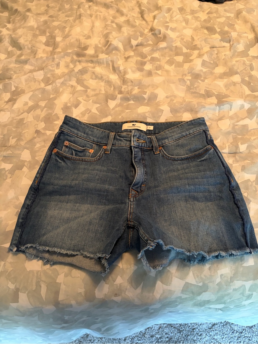 Vineyard vines corded denim shorts nwot